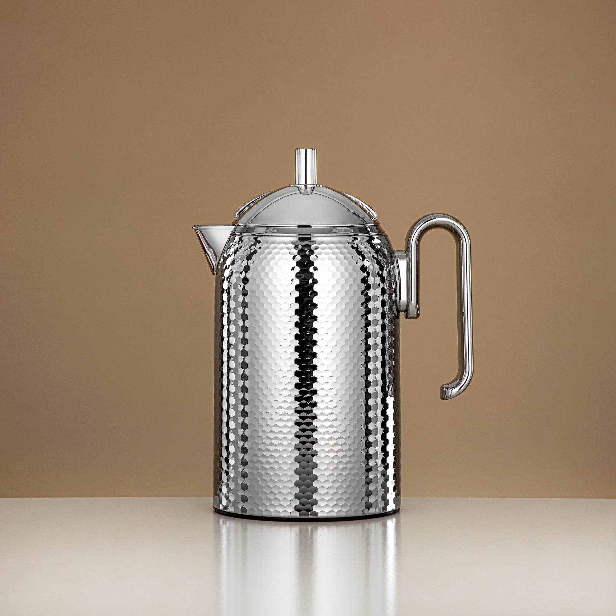 Almarjan Vacuum Flask Hammered Metal Body Glass Refill 0.65L (CHA-HC-065S) – Elegant Tea & Coffee Flask