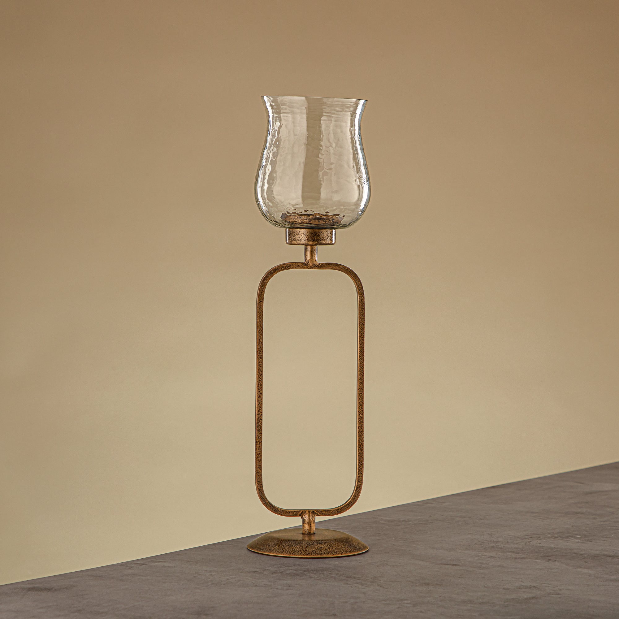 حامل شموع العنصر المرجان، زجاج شفاف مطروق، 11x11x41 سم، حامل ذهبي عتيق (GMT2960015)