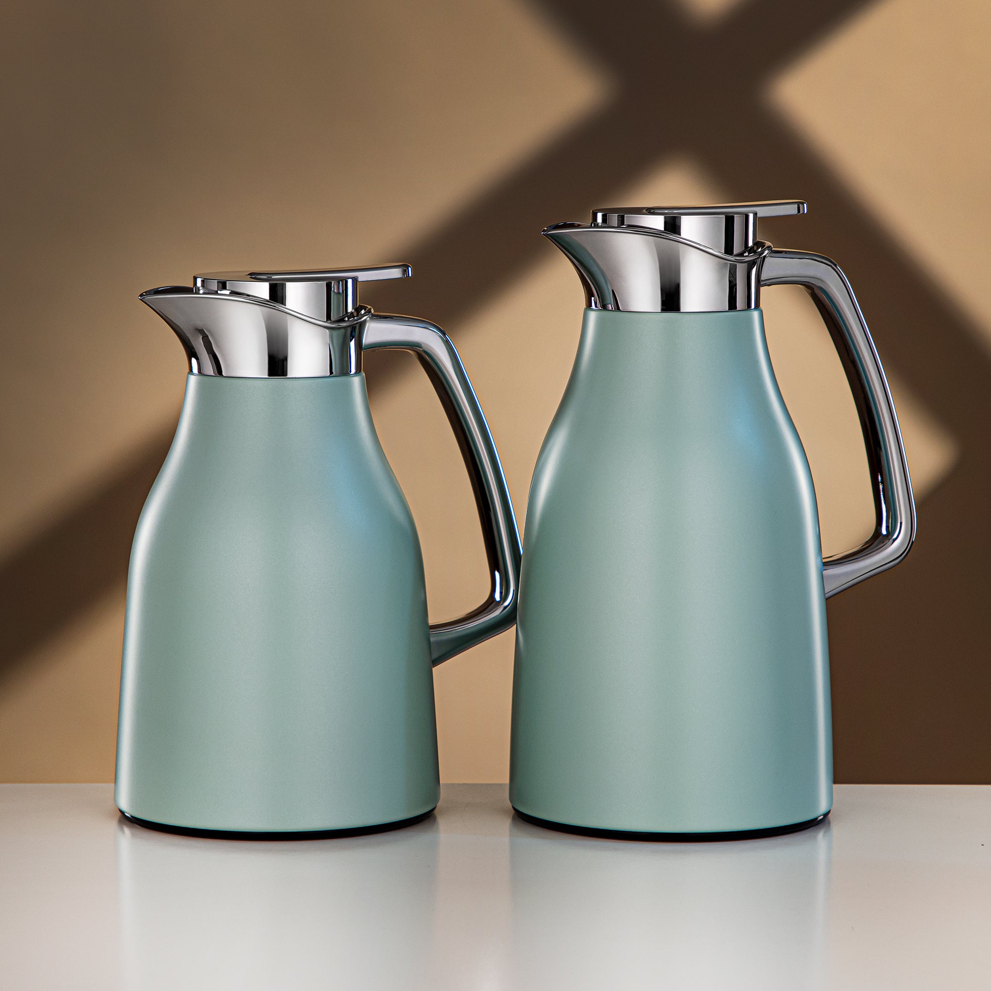 المرجان طقم ترامس مطفي أخضر وفضي 0.7L + 1L (RGC-0700Q405YZC+1000Q405YZC) – تقديم أنيق | رمضان ولمّات