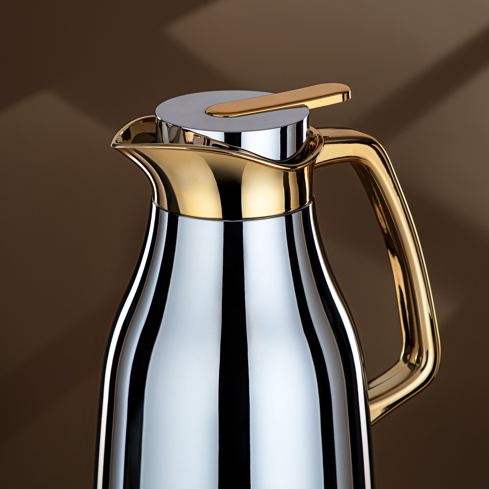 ترمس المرجان سعة 1 لتر باللونين الفضي والذهبي
RGC-1000CC95