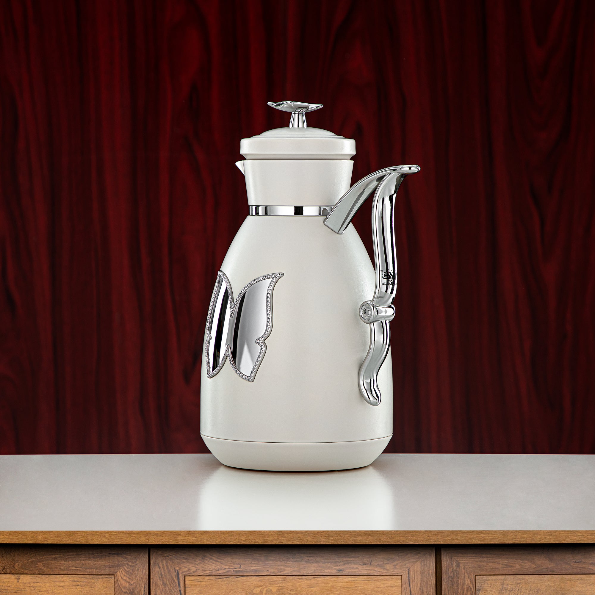 طقم ترامس المرجان بلاستيك زر ضغط 0.7 لتر + 1 لتر عاجي وفضي (SM-2C142-070/100 IV/C) - زجاجة شاي وقهوة