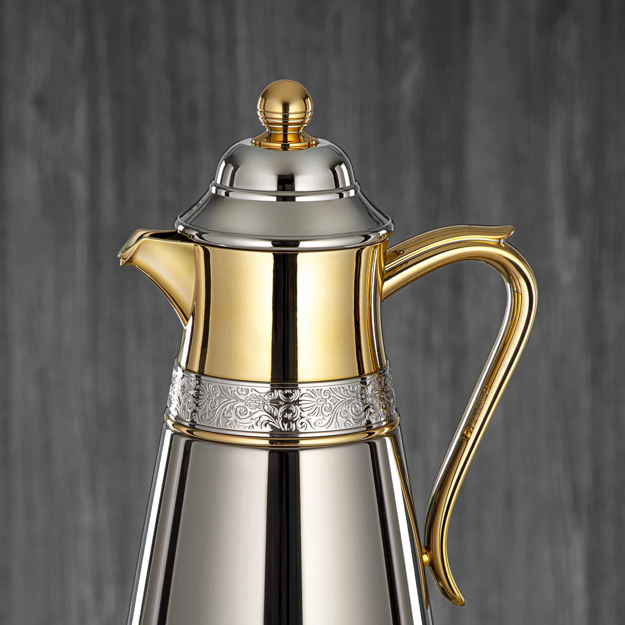 Almarjan Vacuum Flask Set, 0.7L + 1L, Silver & Gold (UMC-A0700/B1000 E2C95) - Classic & Elegant