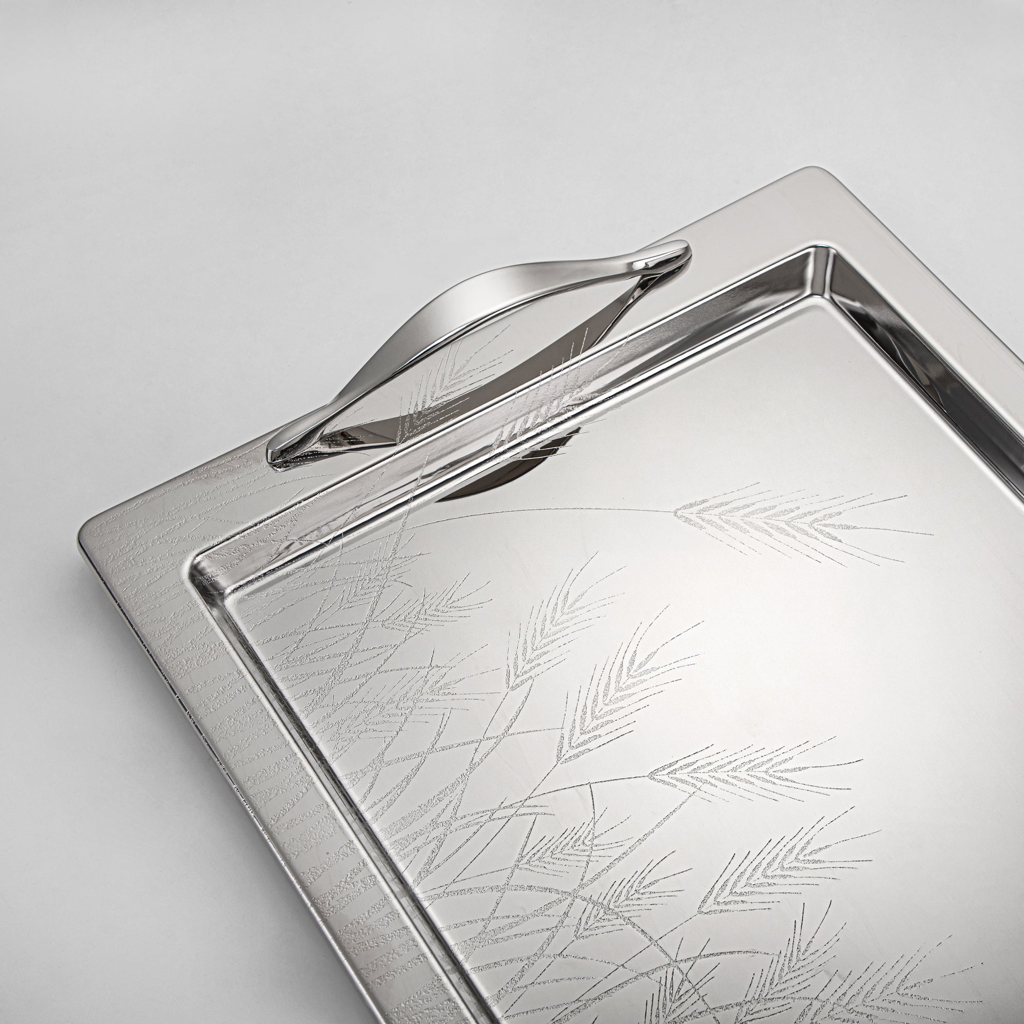 Trays & Serveware