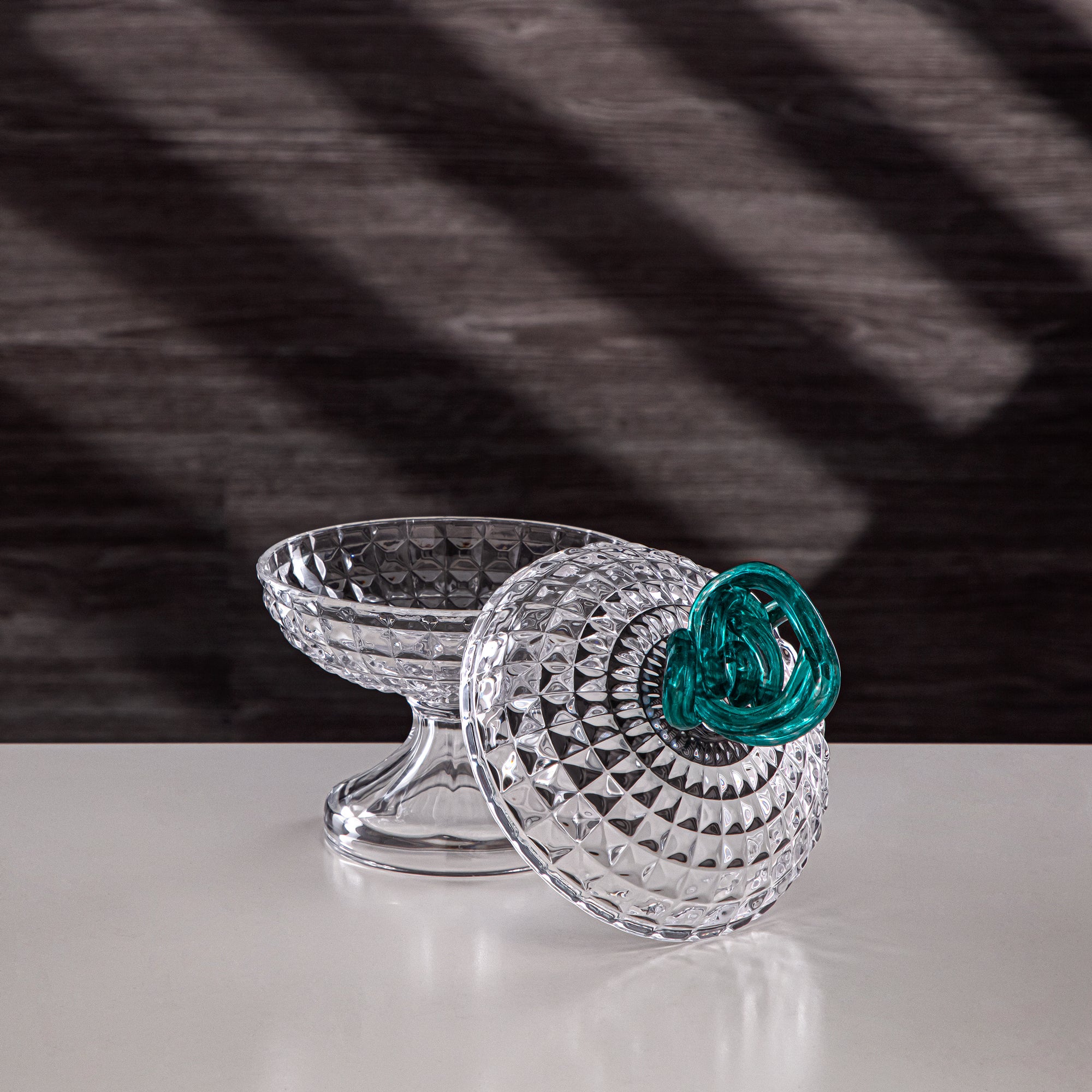 صحن حلوى المرجان زجاج شفاف بقطر 14.5 سم مع عقدة فيروزيّة