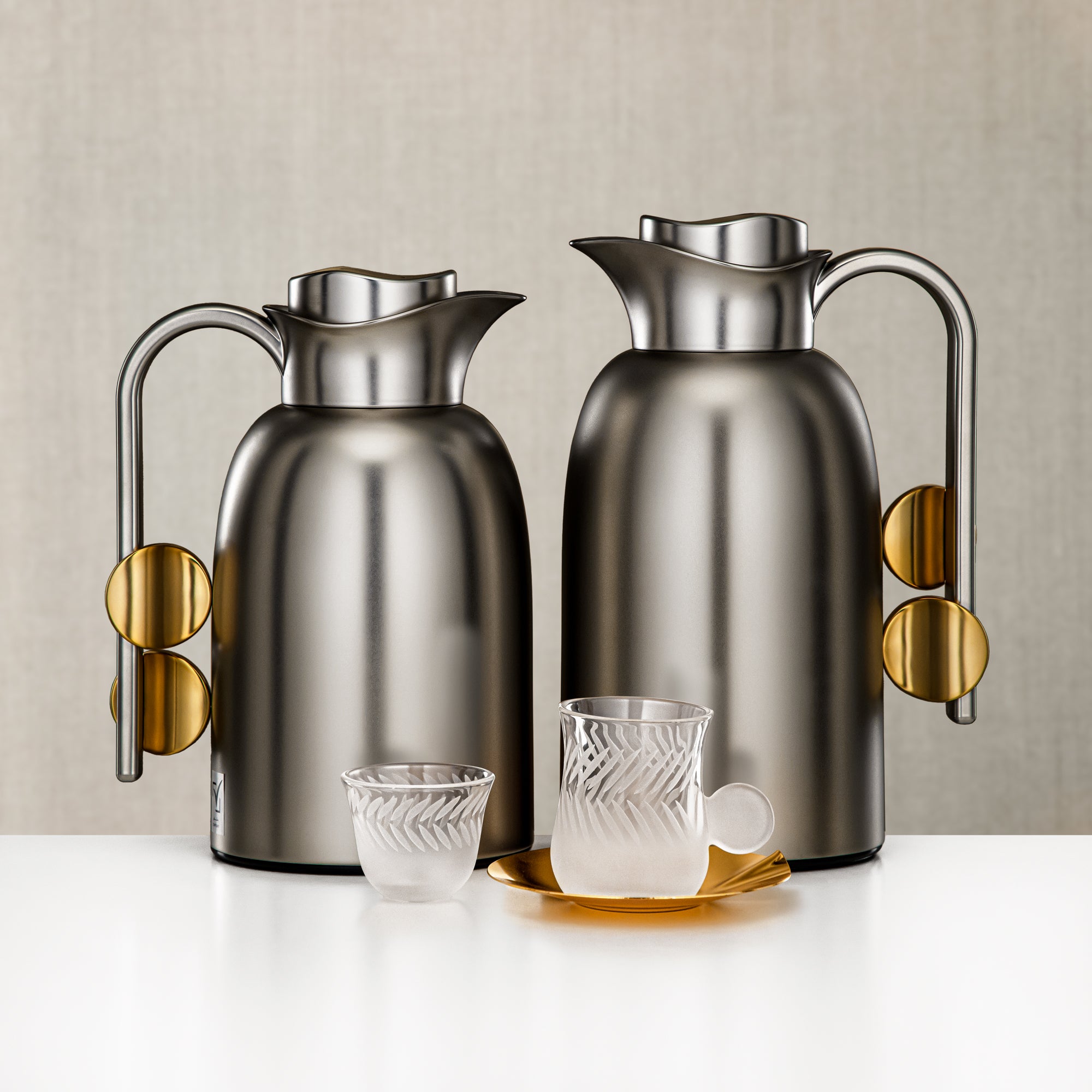 طقم تيرمس وشاي المرجان ٢٠ قطعة بلمسة نيكل غير لامع وذهبي