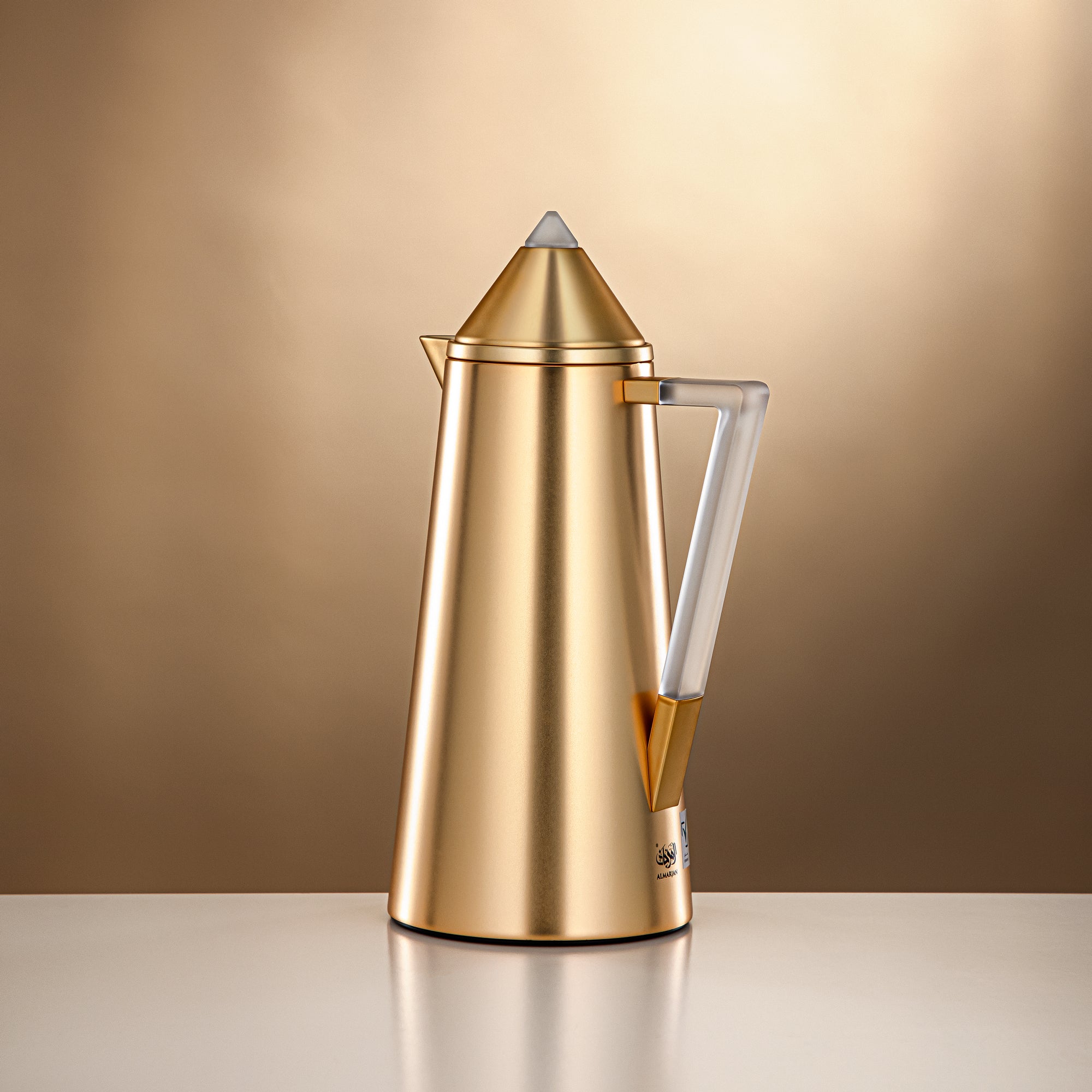 Almarjan Vacuum flask 0.7L + 1.0L Matt gold & frost (FG818-070/100 MG/FA)