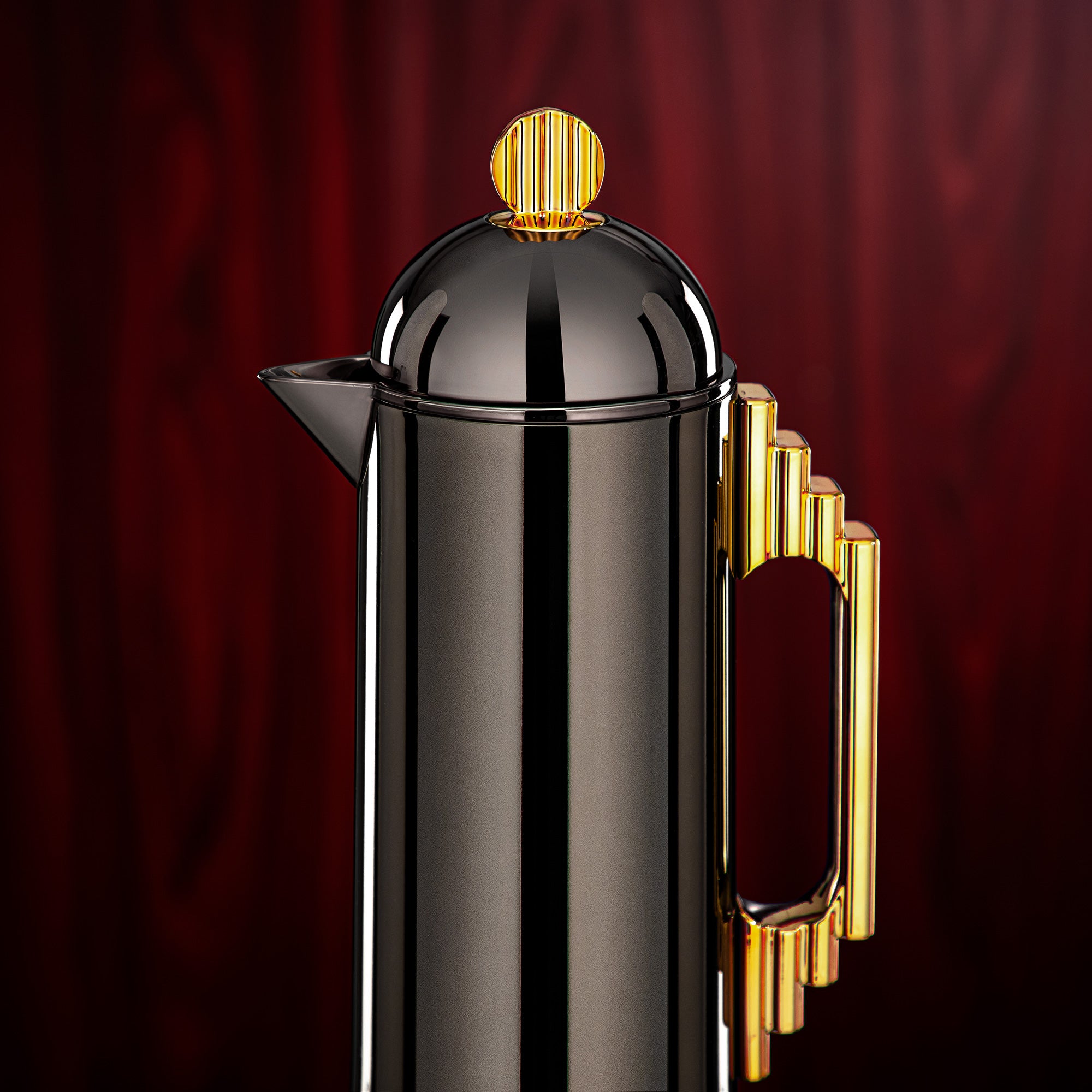 طقم ترامس المرجان 0.7 لتر و1 لتر باللون الأسود الذهبي