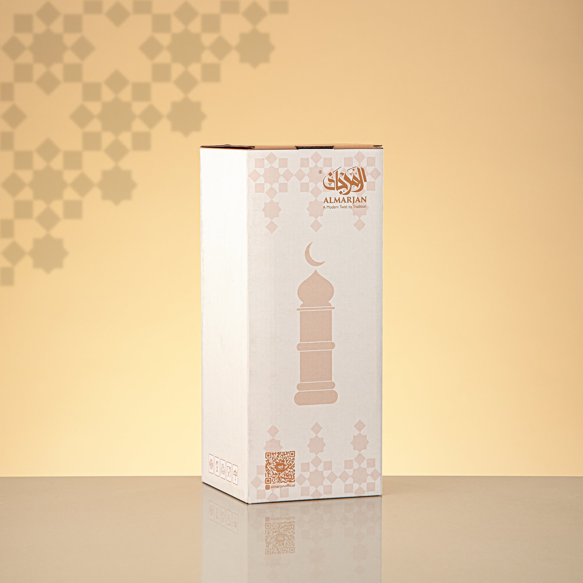 Almarjan Minaret Table Decoration 24cm x 7cm White with Golden Lines & Crescent Moon – Noor Al Layali