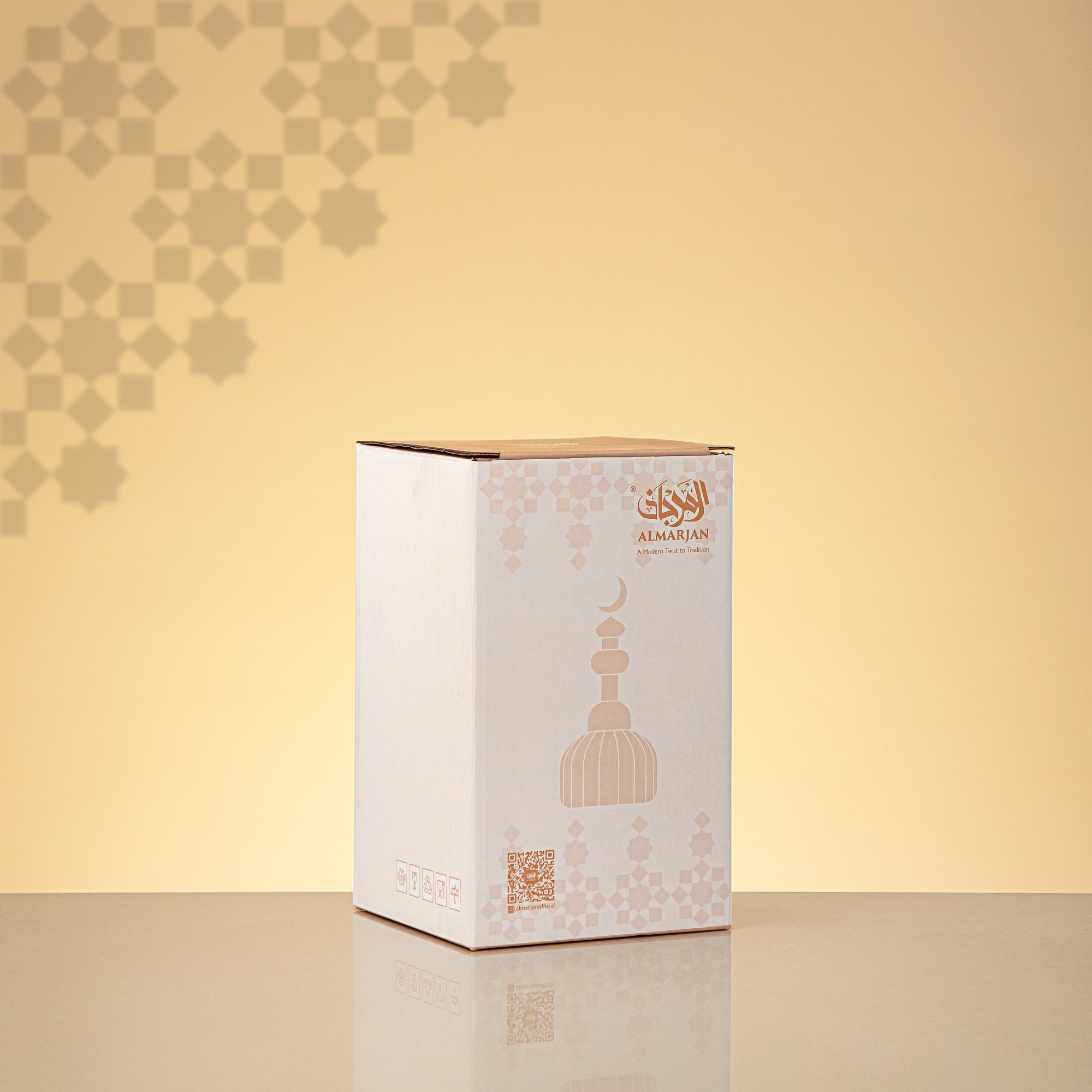 المرجان مئذنة زينة طاولة 17cm × 9cm أبيض مع هلال شفاف – Noor Al Layali