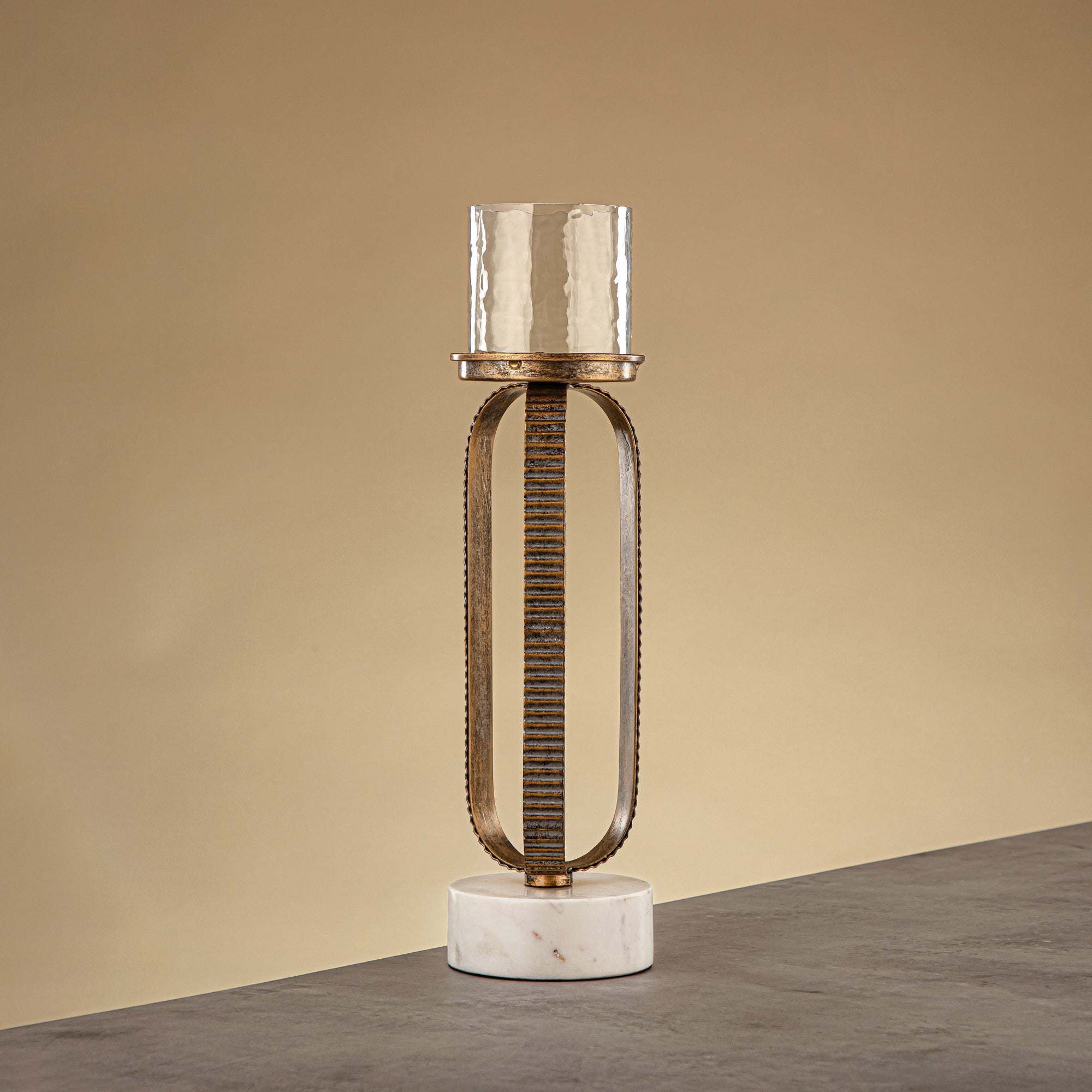 حامل شموع المرجان العمودي 39 سم بلون الشمبانيا الذهبي